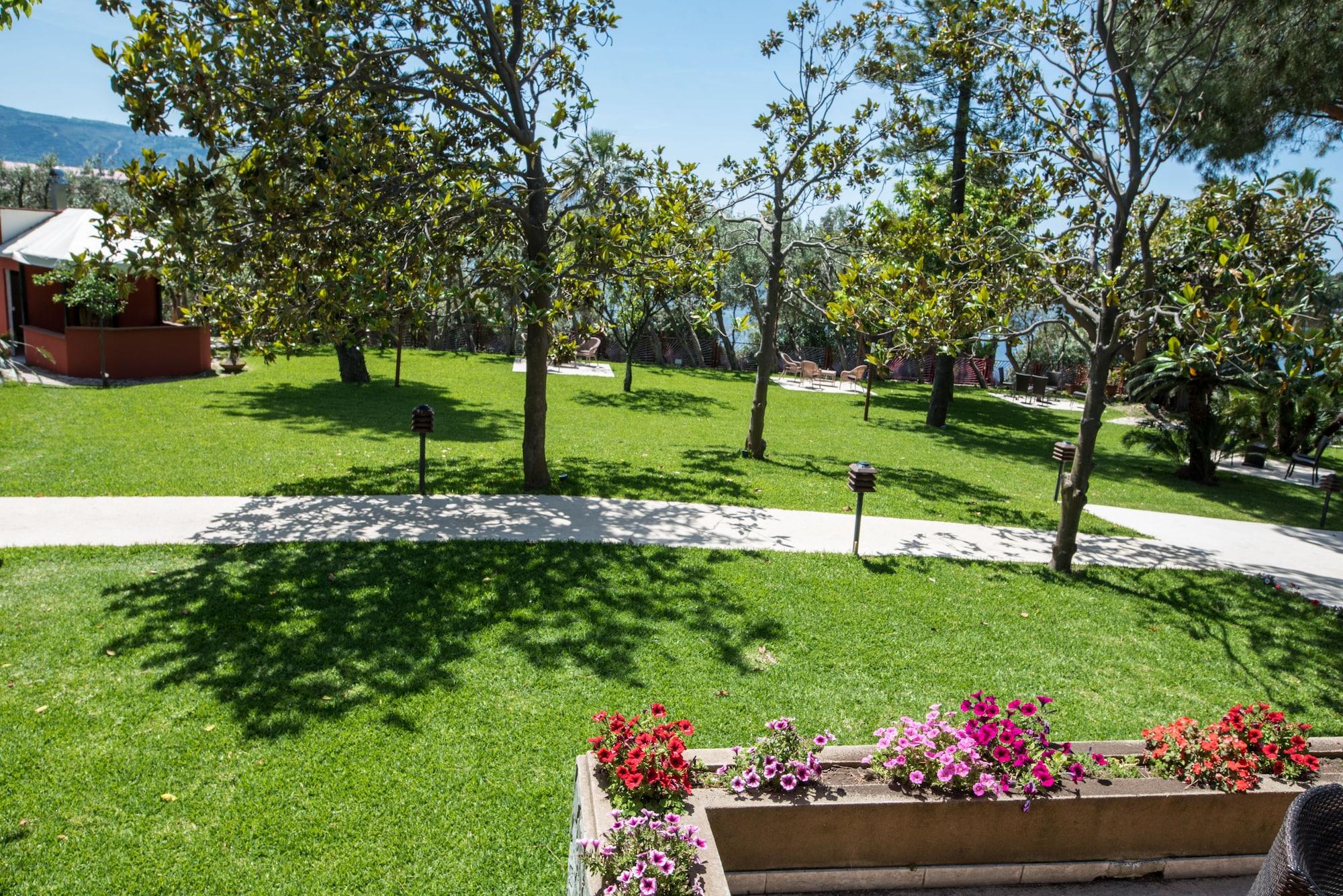 Villa Morgana Resort&Spa Torre di Faro Esterno foto